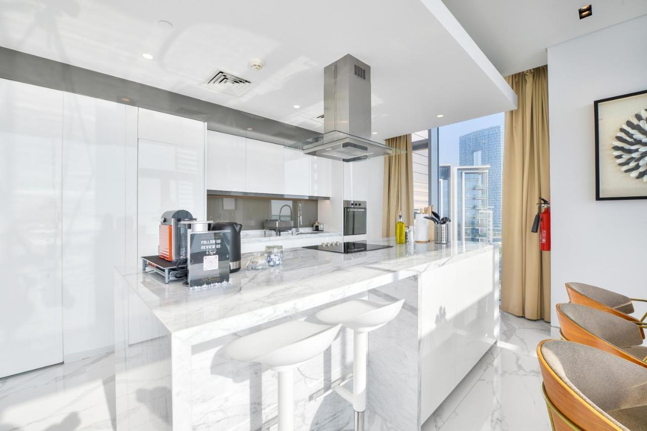 Luxe 3 Bedroom Oceanfront Apartment In The Heart Of Bluewaters Island Dubai Exterior foto